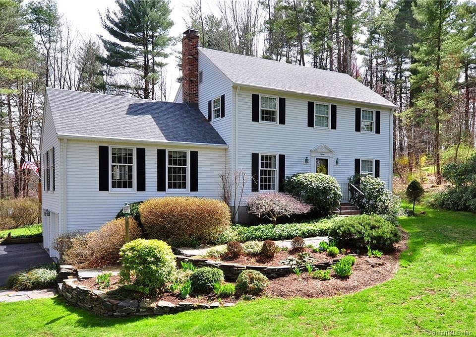 1st image of 15 Concord Dr