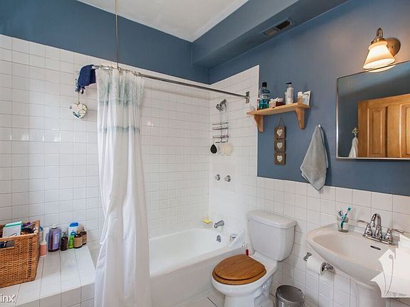 5th image of 1028 N Winchester Ave #6567364