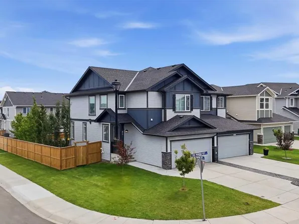 201 W Marina Ky, Chestermere, AB T1X 1Y6