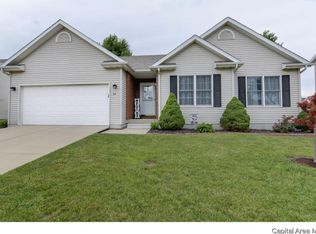 53 Bourbaki Rd, New Berlin, IL 62670