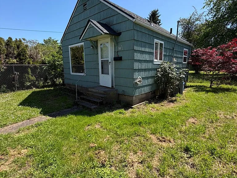 560 1/2 W Ash St — Photo 2