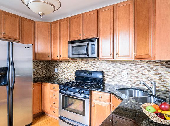 5th image of 1425 W Birchwood Ave APT 1N