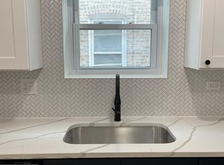 1021 N Harlem Ave APT 1, Oak Park, IL 60302