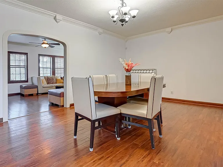2412 Oakdale St — Photo 14