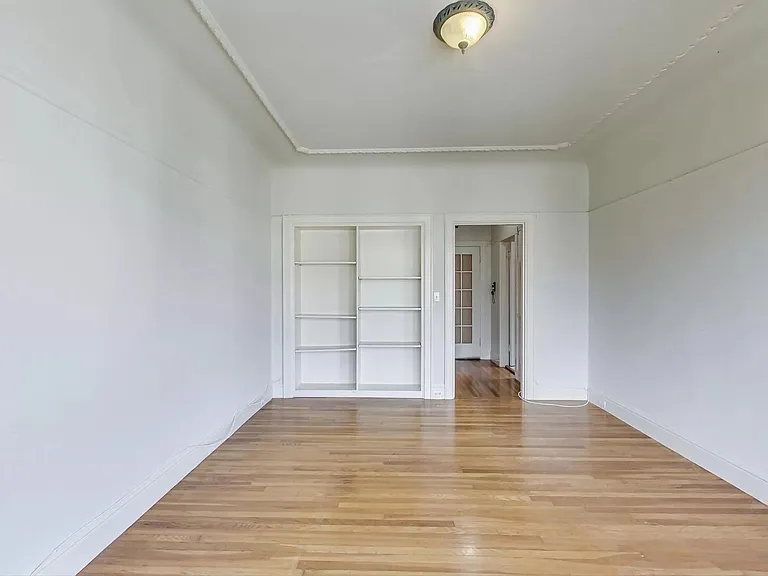2485 Chestnut St #205 — Photo 4