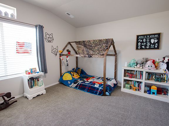 5th image of 930 SW Levant Way
