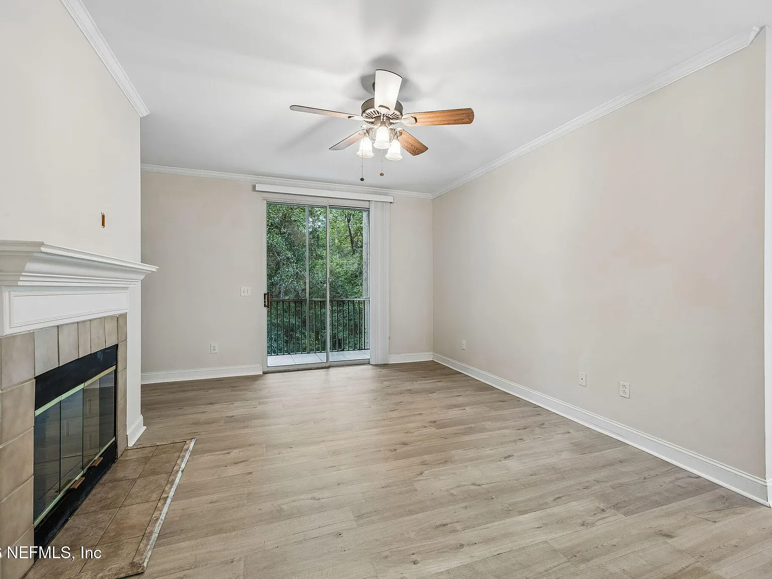 2 bed, 1.0 bath, 924 sqft, $2,100 — Photo 4