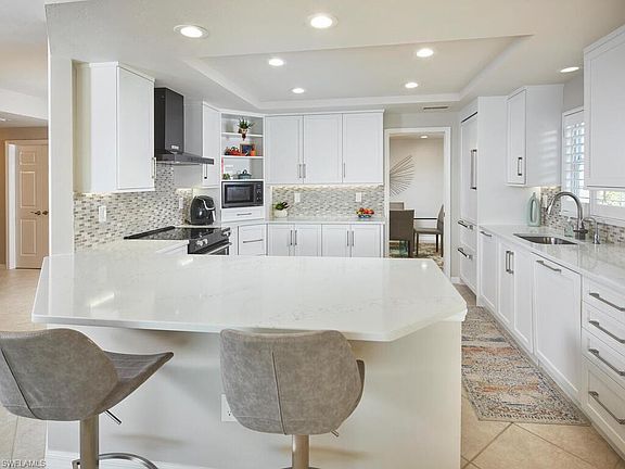 4th image of 26891 Wedgewood DR #101