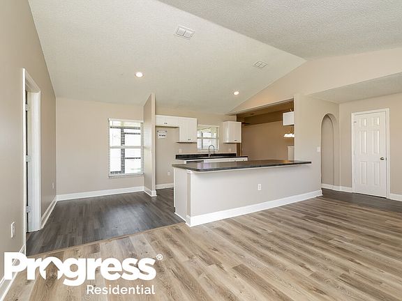 3rd image of 122 Birmingham Dr