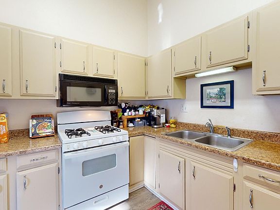 2nd image of 542 Meadow Ct
