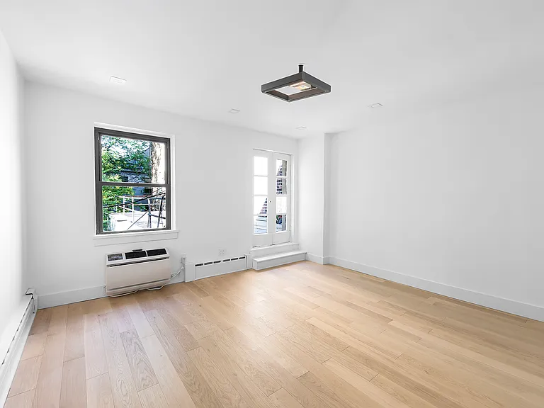 151 E 62nd St #4B — Photo 6