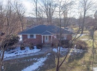 6 Hideaway Ln, Newburgh, NY 12550