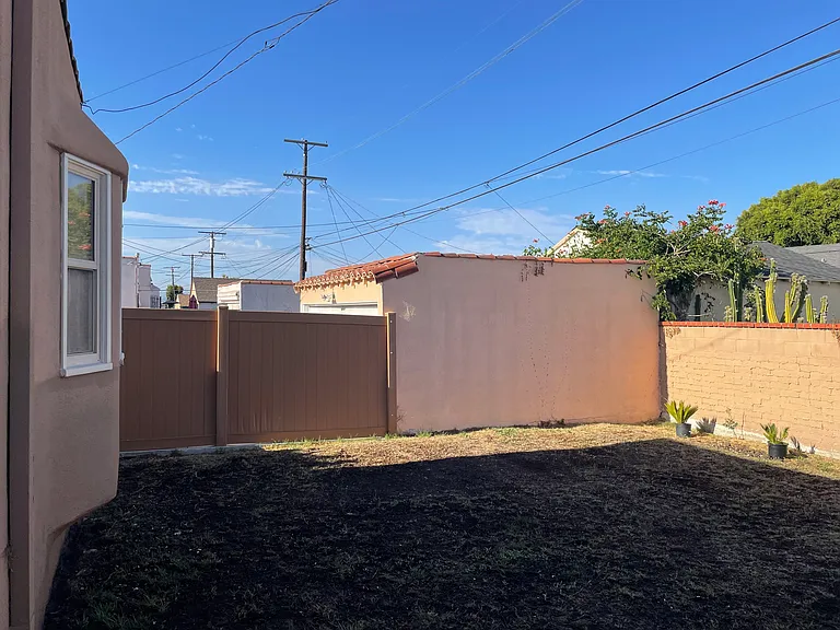 8214 S 3rd Ave — Photo 8
