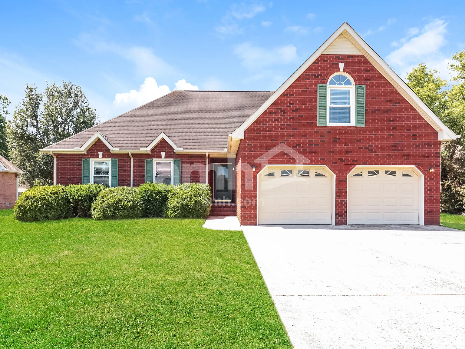 3 bed, 2.0 bath, 1850 sqft, $2,360 — Photo 1