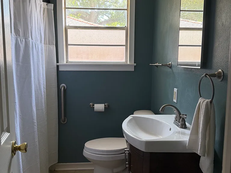 101 Narcissus St — Photo 8