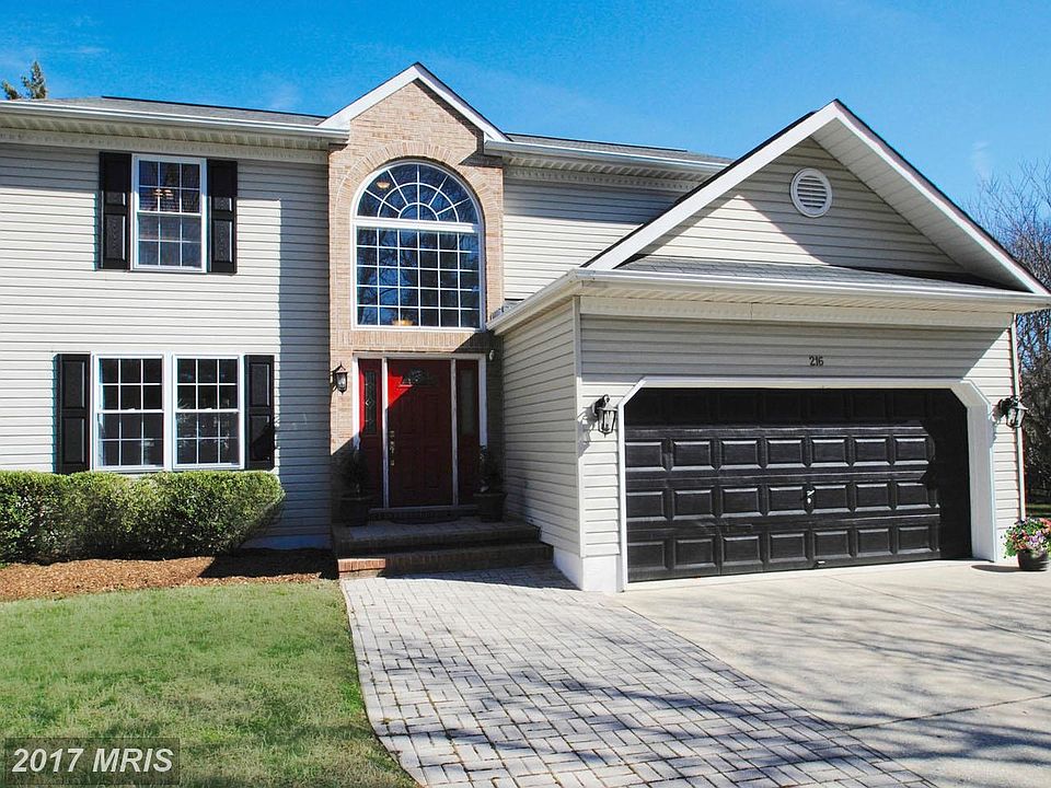 Impressive Colonial Showcasing Custom Detailing