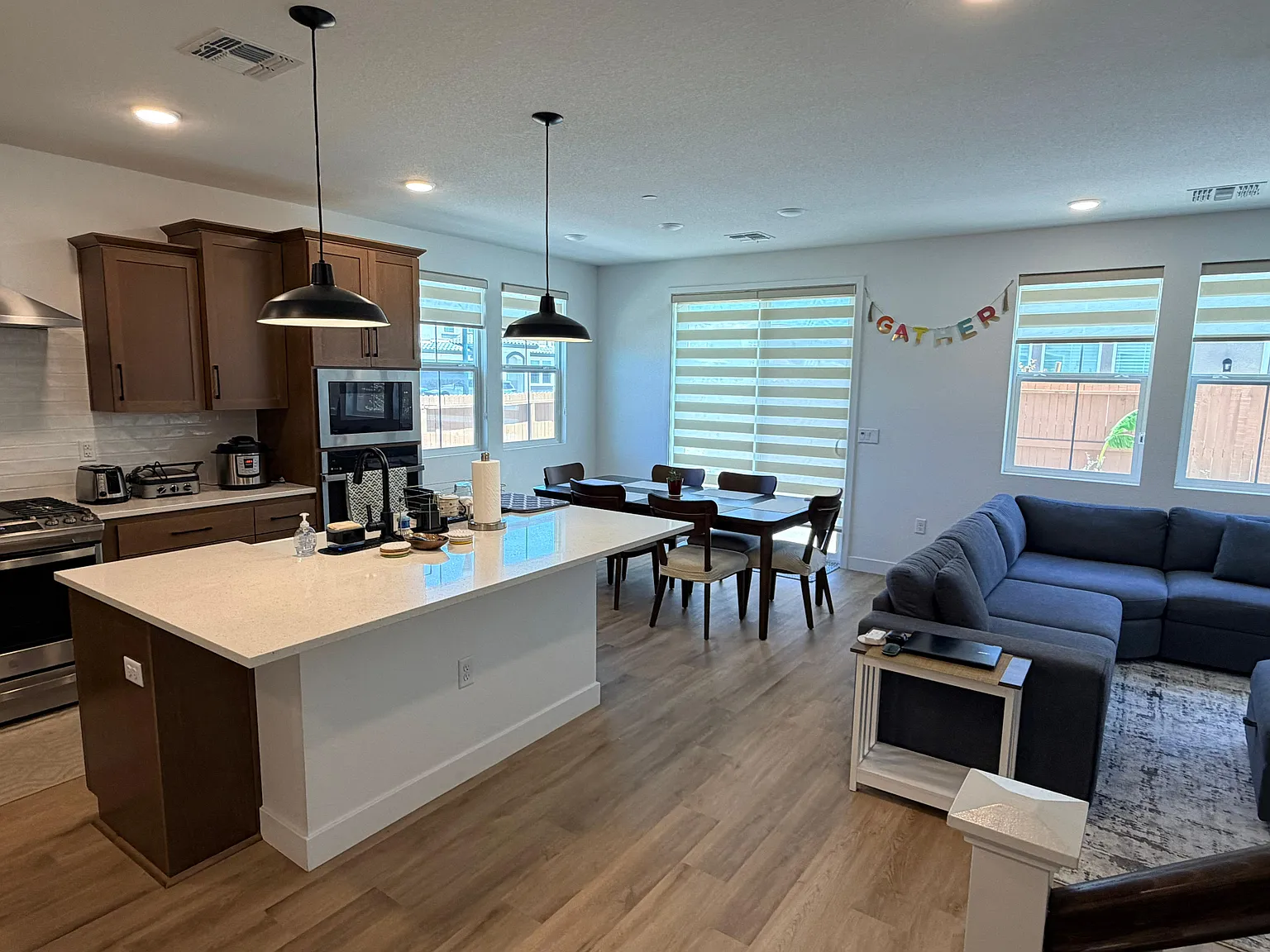 5 bed, 2823 sqft, $3,300 — Photo 4