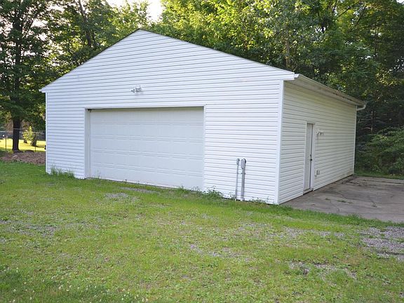 4th image of 1390 Hilbish Ave