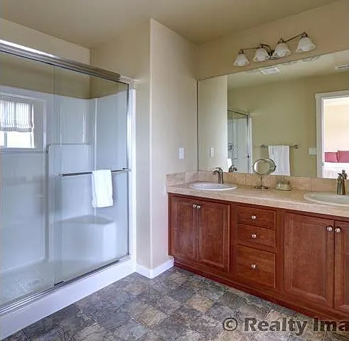 237 SW 105th Ter — Photo 11