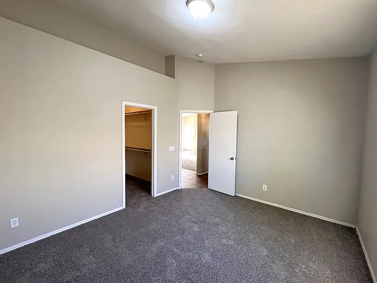 6342 W Hilton Ave — Photo 4