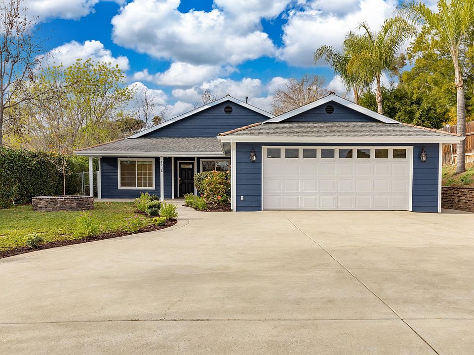 Brand-new remodel with your very-own, fuji apple tree in the front yard!