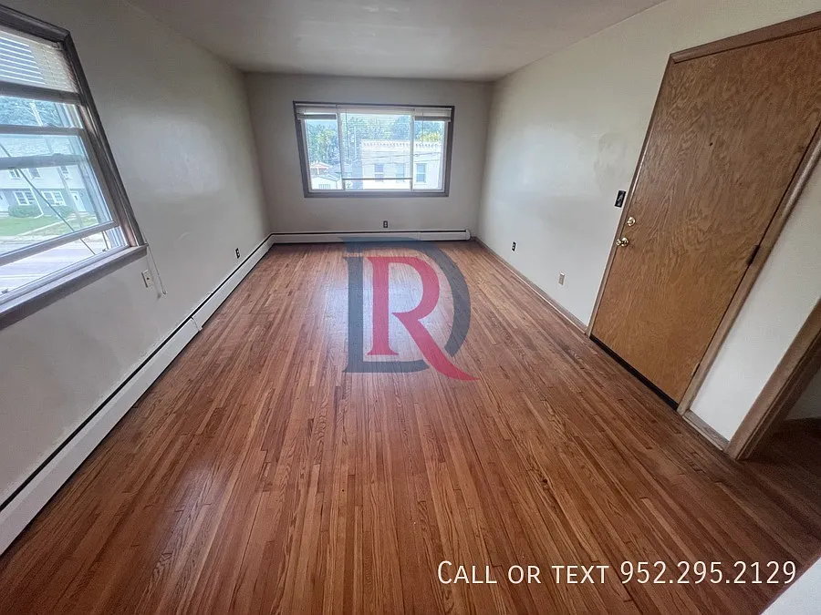Awesome 1br 1ba Top Floor Apartment In Minneapolis! — Photo 4