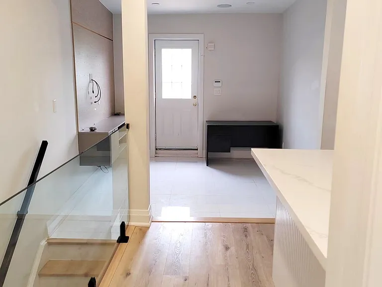 275 Euclid Ave #2 — Photo 4