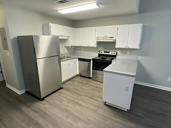 4th image of 2100 Continental Ave APT 1