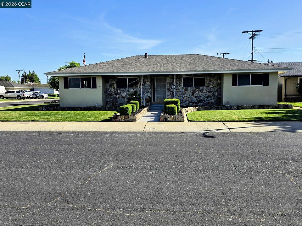 1st image of 750 Greenwood Dr