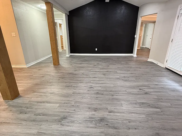 2425 Coleshire Dr — Photo 9