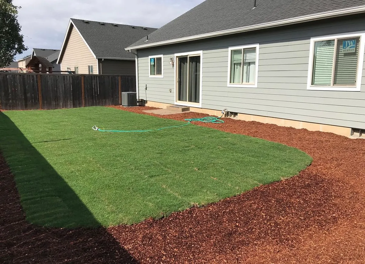 Building Photo - Meadowlawn Pl