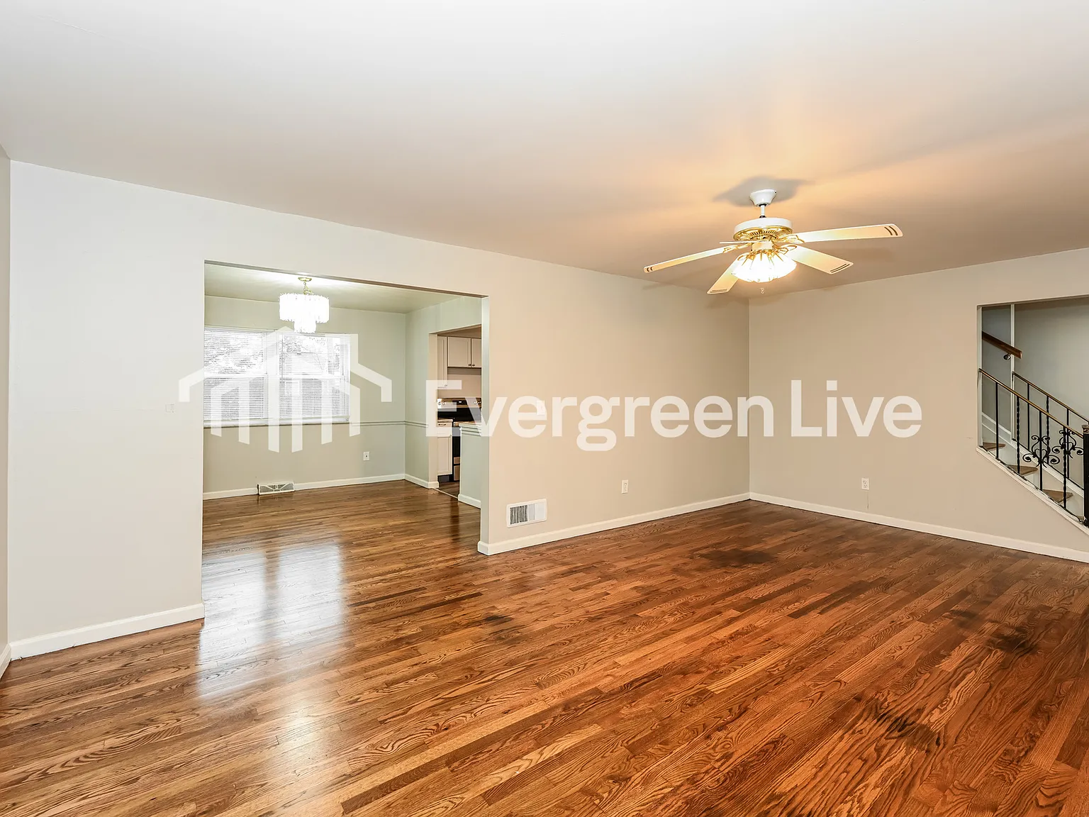 4 bed, 2.5 bath, 1964 sqft, $2,095 — Photo 4