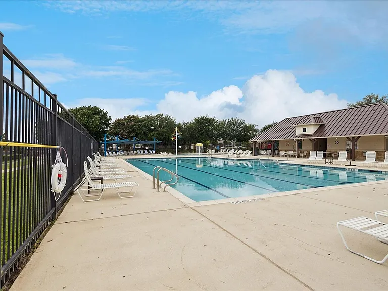 10237 Red Bluff Ln — Photo 25