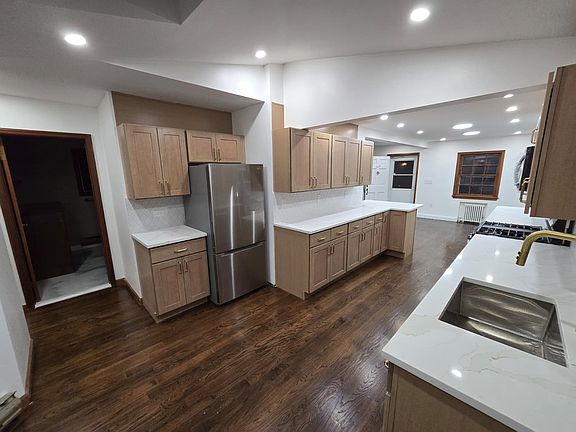 4th image of 818 Maple Ave #1