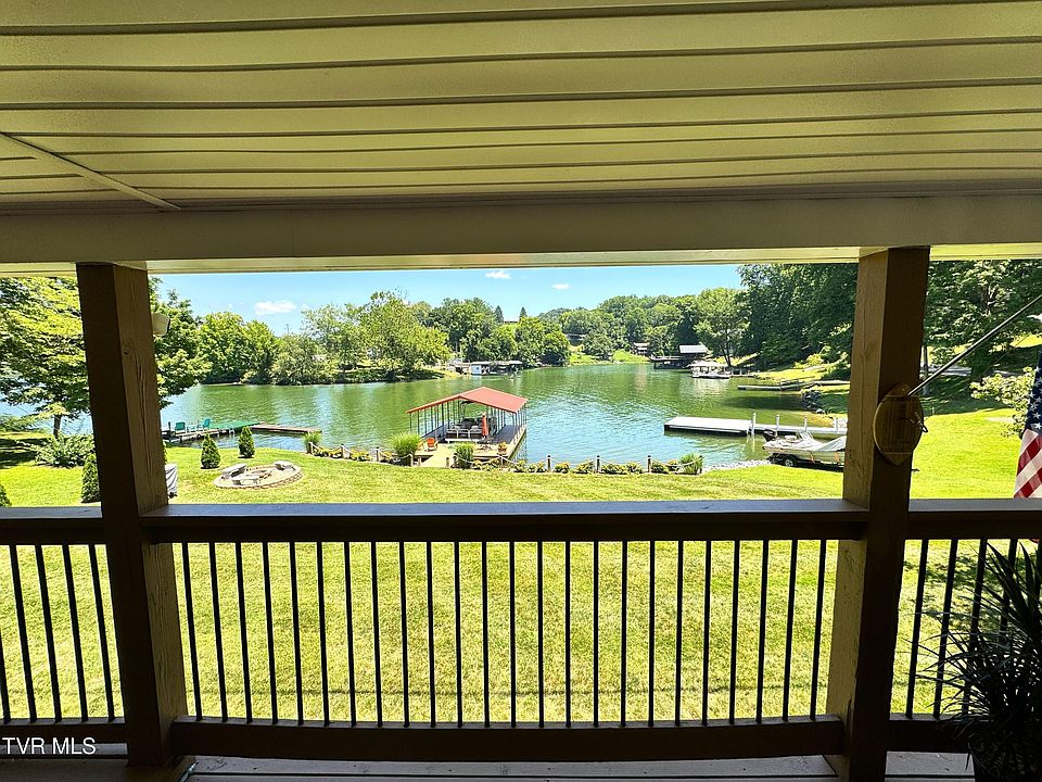 1st image of 400 Baywood Dr