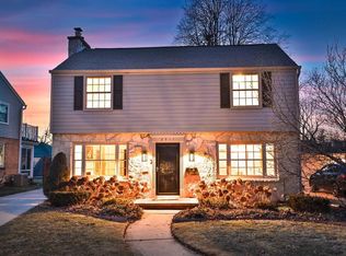 2511 N 97th St, Wauwatosa, WI 53226