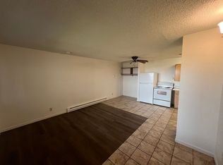 220 N 8th St #10, Cottage Grove, OR 97424