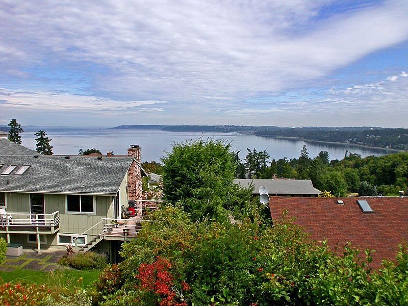 Stunning unobstructed views of Mountains & Sound in Redondo
