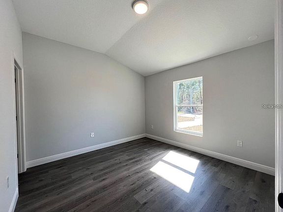 3rd image of 4026 Mendoza Ave