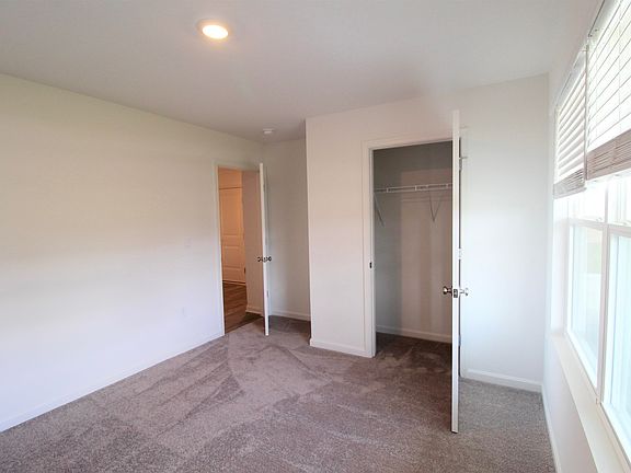 4th image of 450 Mesa Ct