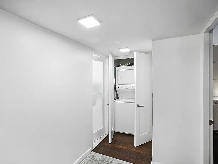 308 E 38th St #6D — Photo 9
