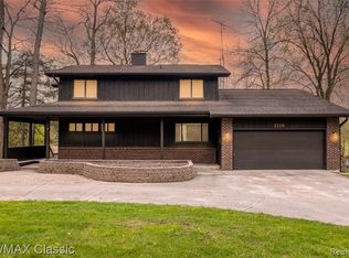 2110 Clyde Rd, Howell, MI 48855