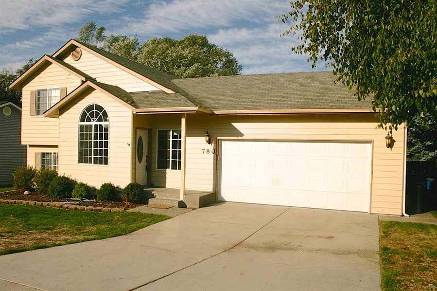 1st image of 780 S River Heights Dr