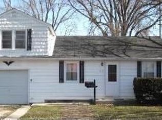 910 N Chicago St, Watseka, IL 60970