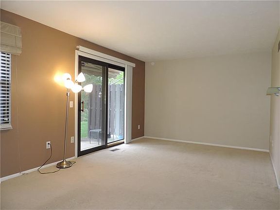 4th image of 7374 Beacon Hill Dr