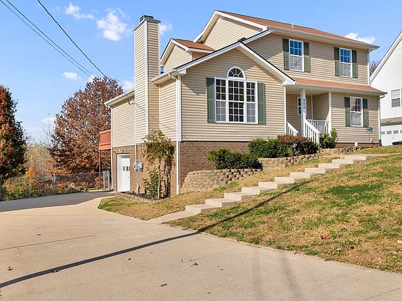 3rd image of 966 Sugarcane Way