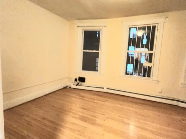 122 Jewett Avenue image 7 of 16