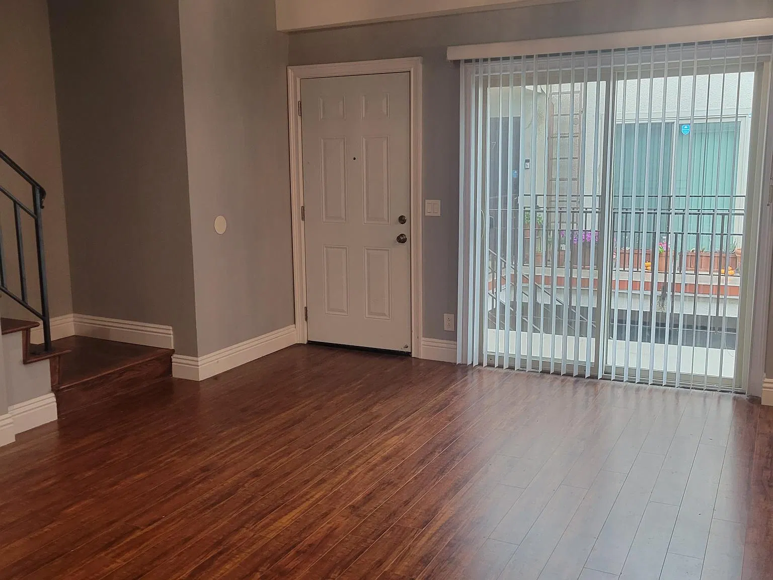 2 bed, 1300 sqft, $2,995 — Photo 2