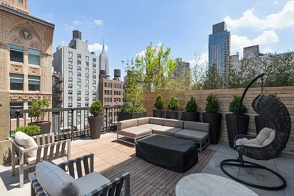 Rented by Greystar | media 23