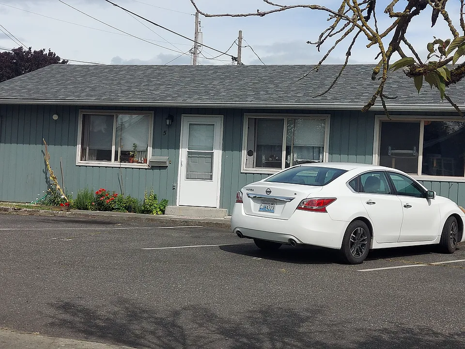 200 8th St #3
